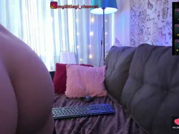 MyLittlegi  live sex cam
