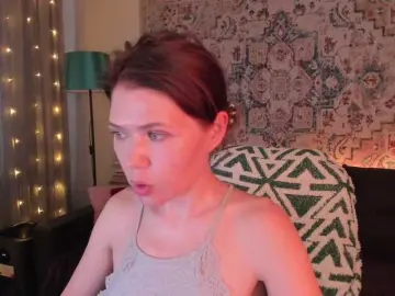MyLittlegi  live sex cam
