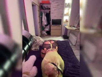 Tvoyasamka77  live sex cam