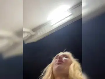 Tvoyasamka77  live sex cam