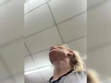 Tvoyasamka77  live sex cam