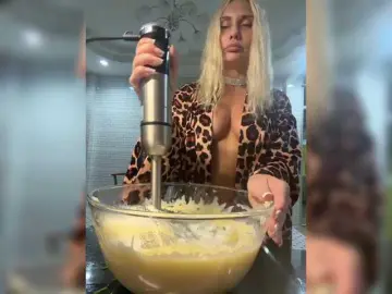 Tvoyasamka77  live sex cam