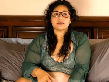 Juicyteacher85  live sex cam