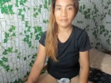 Sweettrouble42  live sex cam