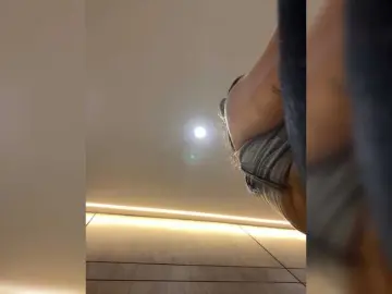 APRILHILL  live sex cam