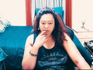 Indianlust69  live sex cam