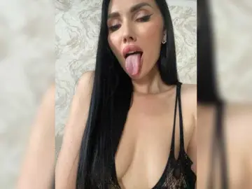 LolaFox  live sex cam