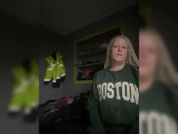 Oyzterpearl  live sex cam