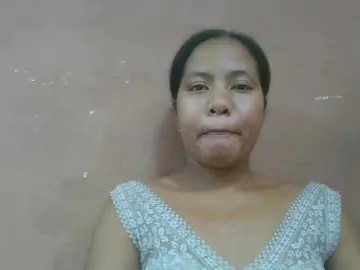 Tharcile  live sex cam