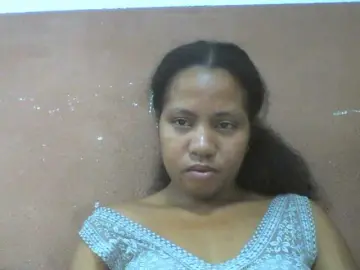 Tharcile  live sex cam