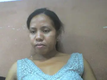 Tharcile  live sex cam