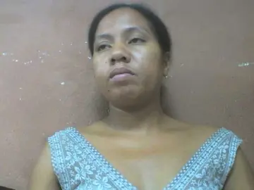 Tharcile  live sex cam