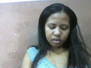 Tharcile  live sex cam