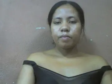Tharcile  live sex cam