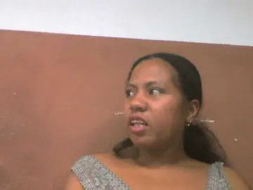 Tharcile  live sex cam