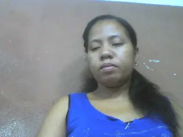 Tharcile  live sex cam