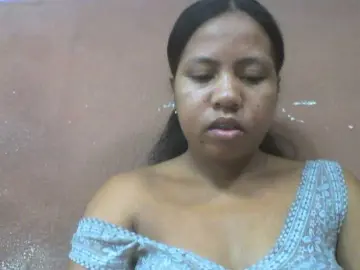 Tharcile  live sex cam