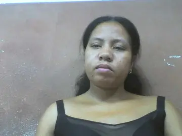 Tharcile  live sex cam