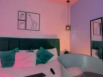 Ninna-curly  live sex cam