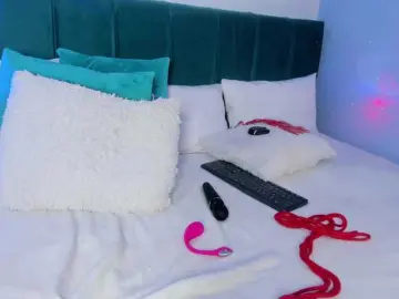 Ninna-curly  live sex cam