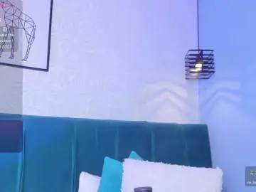 Ninna-curly  live sex cam