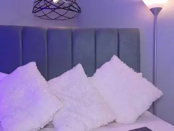 Ninna-curly  live sex cam