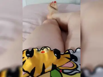 Dia42  live sex cam