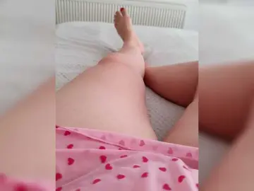 Dia42  live sex cam
