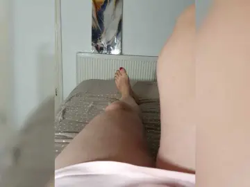 Dia42  live sex cam