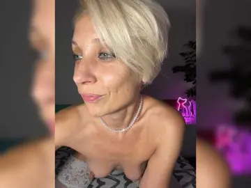 KISANA  live sex cam