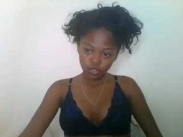 Laluna2  live sex cam