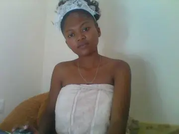 Laluna2  live sex cam