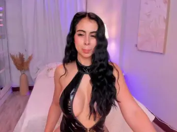 LeahJones  live sex cam