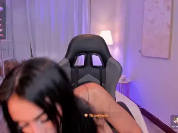 LeahJones  live sex cam