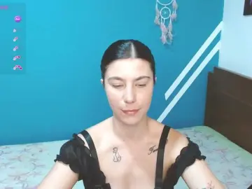 LucyStarr19  live sex cam