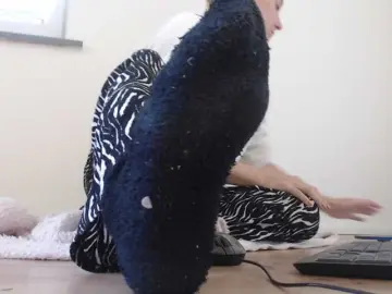 VoyeursRoom  live sex cam
