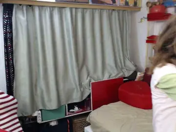 Kellysurfing  live sex cam