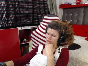 Kellysurfing  live sex cam