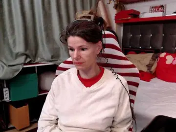 Kellysurfing  live sex cam