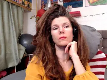 Kellysurfing  live sex cam