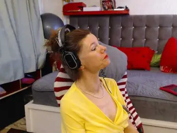 Kellysurfing  live sex cam