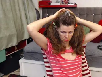 Kellysurfing  live sex cam