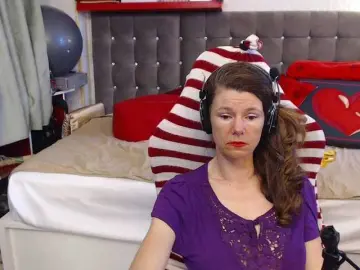 Kellysurfing  live sex cam