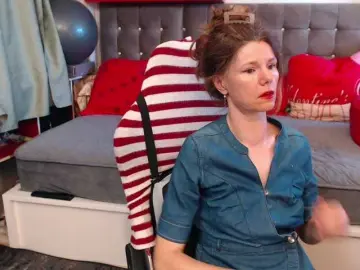 Kellysurfing  live sex cam