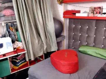 Kellysurfing  live sex cam