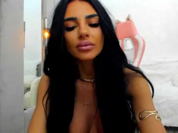 BritneyCharm  live sex cam