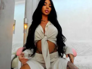 BritneyCharm  live sex cam