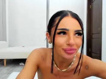 BritneyCharm  live sex cam