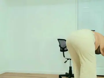 Sara-BigAss  live sex cam