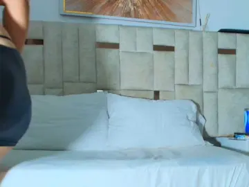Sara-BigAss  live sex cam